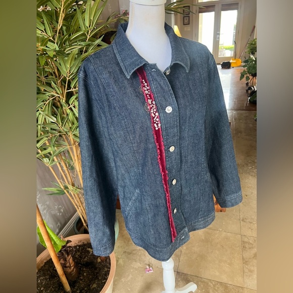 iOS Embellish ladies denim jacket. large. NWOT. Never. Worn. Perfect condition - Picture 7 of 16